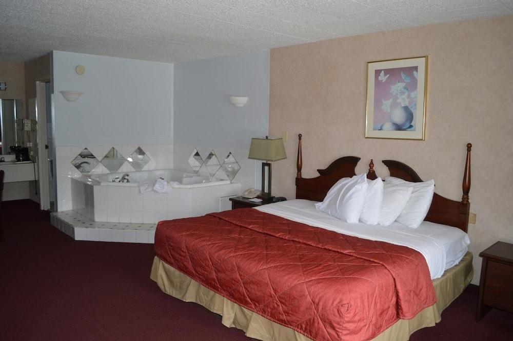 Red Carpet Inn & Suites Hazleton Bagian luar foto